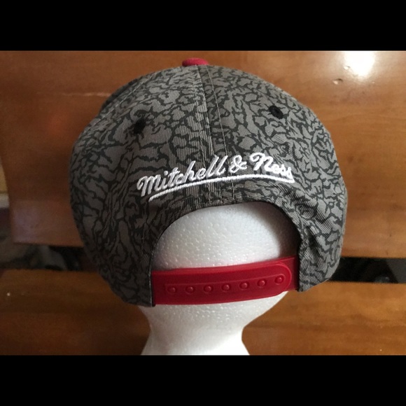 🌊Miami Heat Adjustable Fit Hat🌊 - Picture 2 of 6